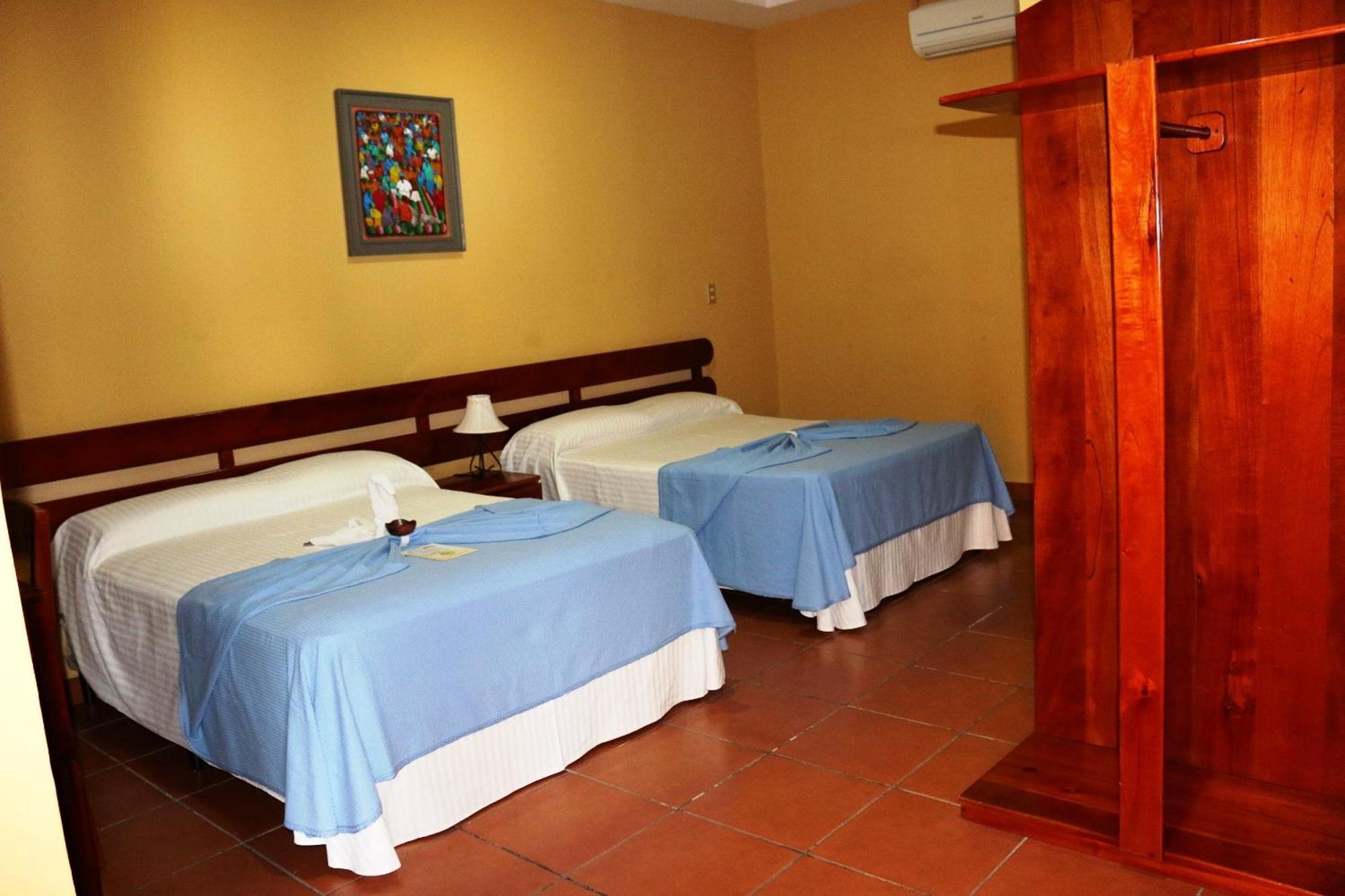 Hotel Los Arcos Эстели Номер фото